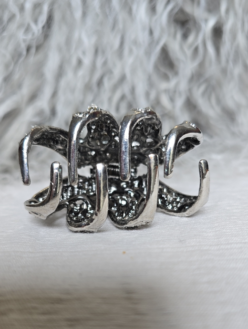 Vintage Style Rhinestone Filigree Claw Clip - Picture 5 of 10